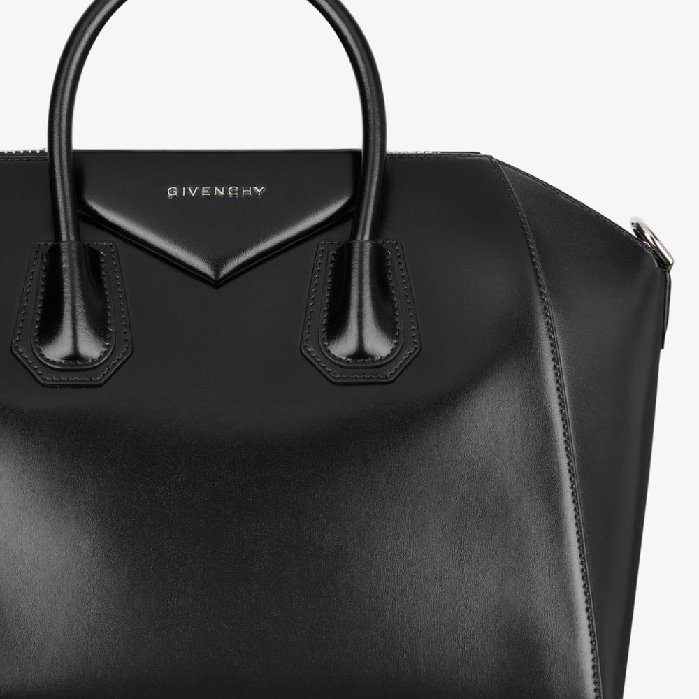 Givenchy - Picture 2 of 5